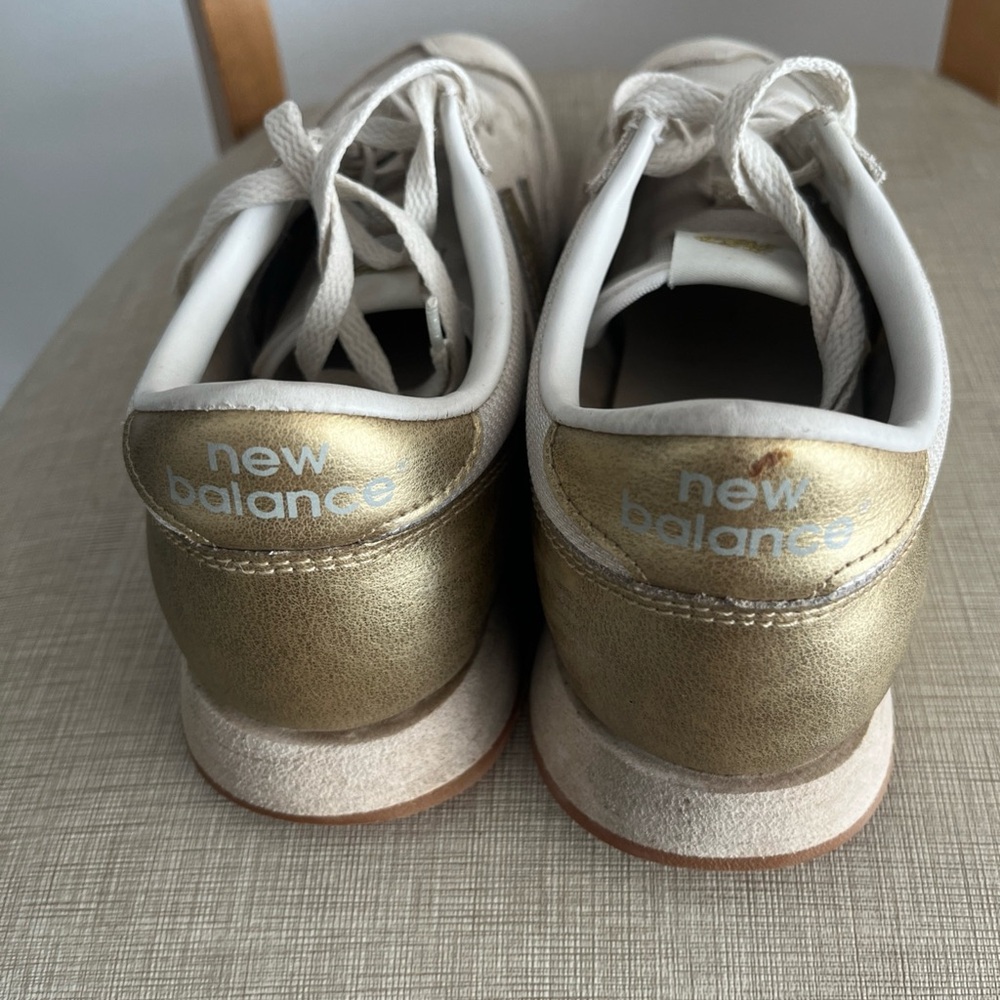 New Balance Kids Metallic Gold 👟